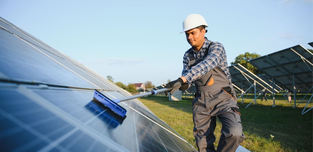 A Comprehensive Guide on How to Clean Solar Panels